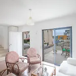Peaceful Cozy Great Location Holiday home